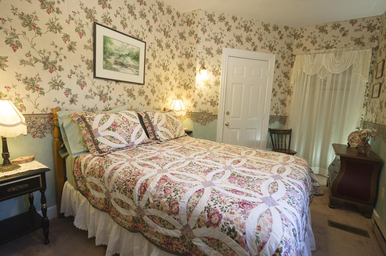בר הרבור Anne'S White Columns Inn מראה חיצוני תמונה